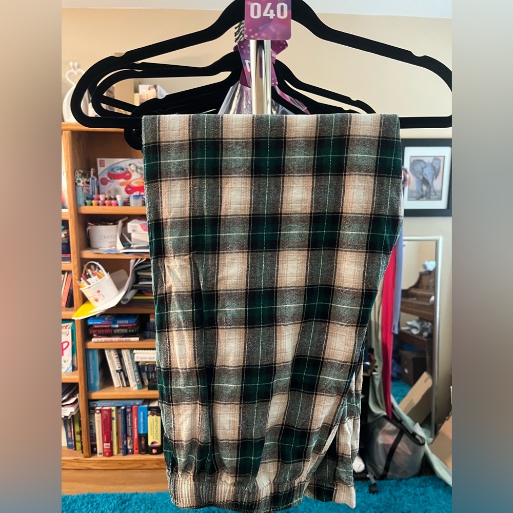 ZYIA Active Green and Cream Plaid Hayden Valley Flannel Pajama Pants (L)